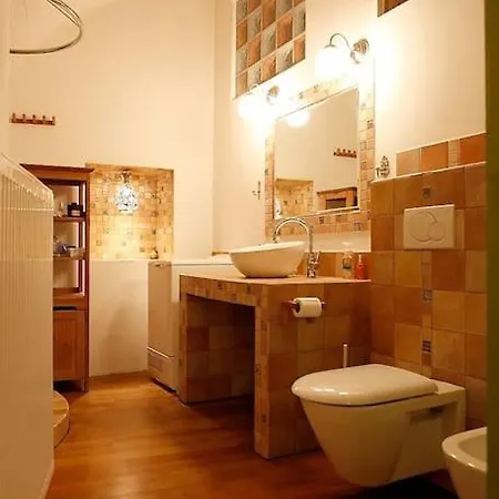 Hisa Linhart * Radovljica