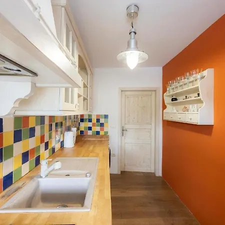 Hisa Linhart Радовлица