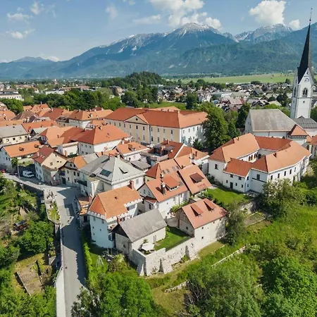 Hisa Linhart Daire *