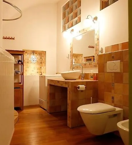 Hisa Linhart * רדובליצ'ה