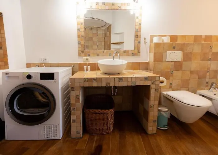 Hisa Linhart דירה